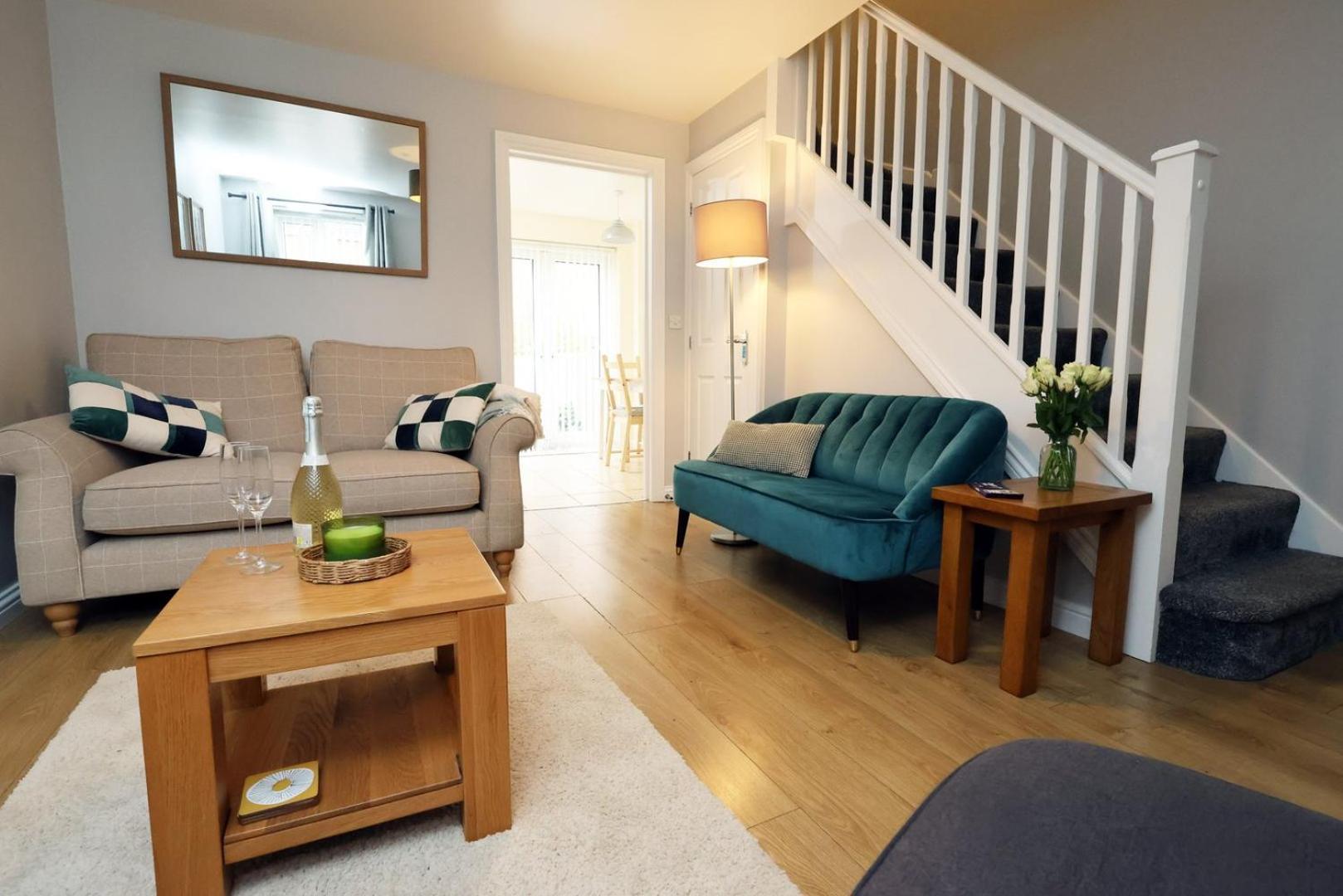 Relaxing 2-Bed Coastal Escape In Port Talbot Apartment Exterior photo